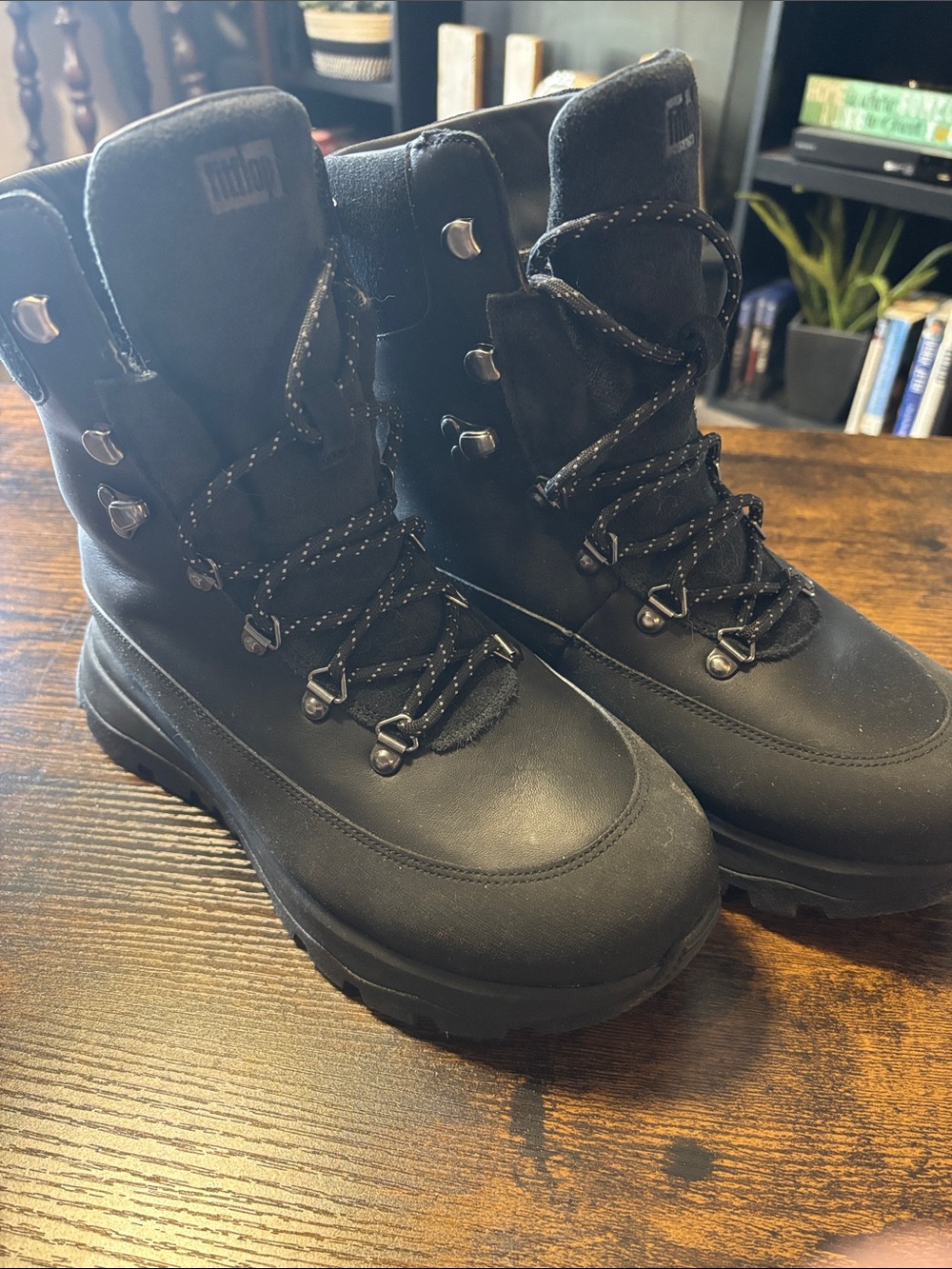 FitFlop Neo-D-Hyker waterproof walking boots